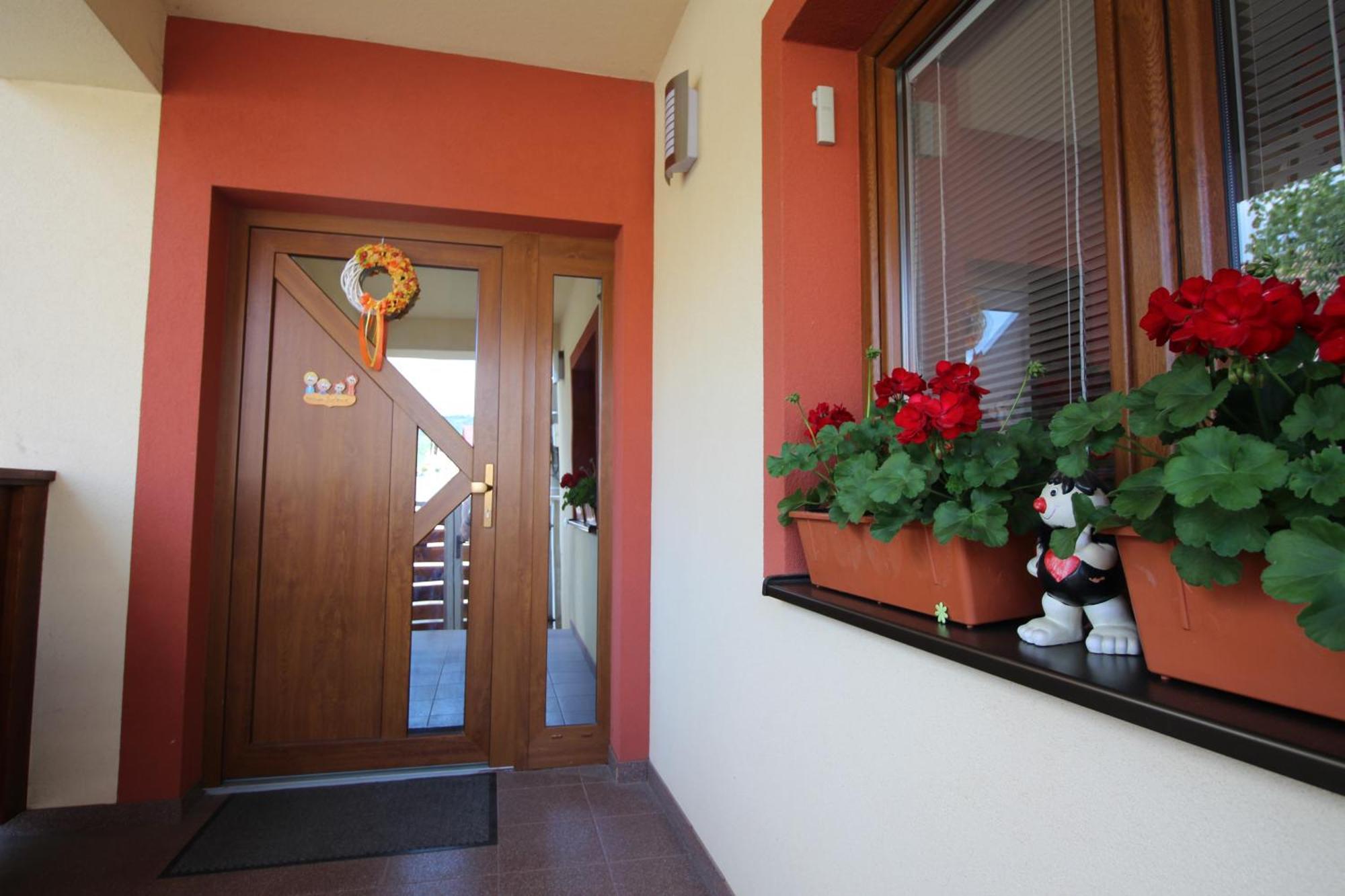 Villa Lienka Besenova Bagian luar foto
