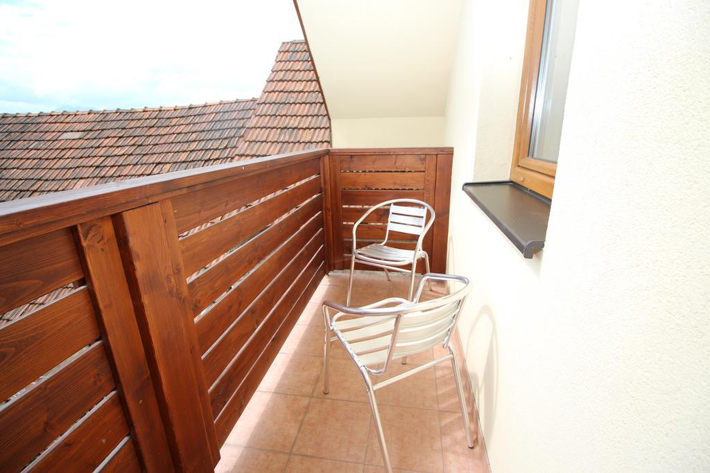 Villa Lienka Besenova Bagian luar foto